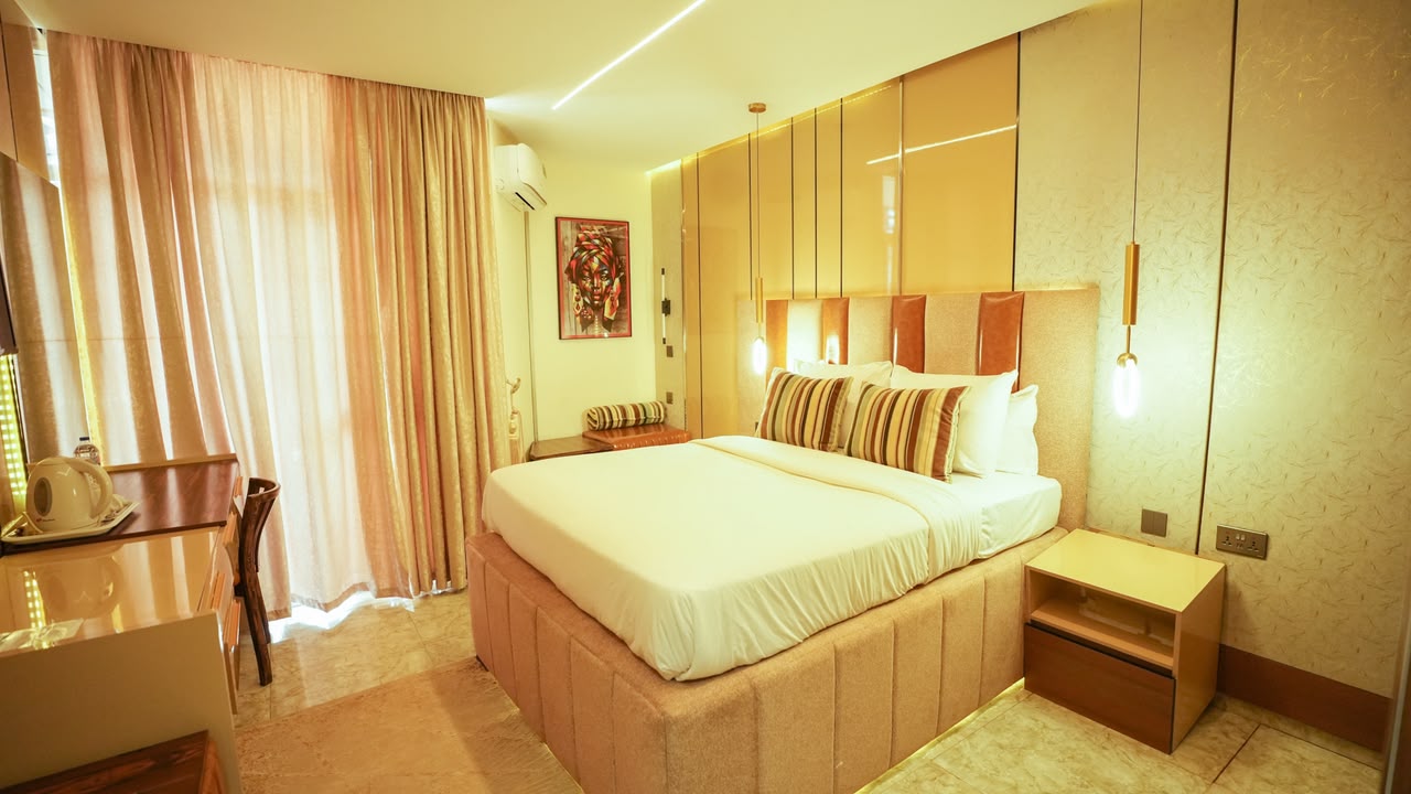Superior Room (Double) thumbnail 2